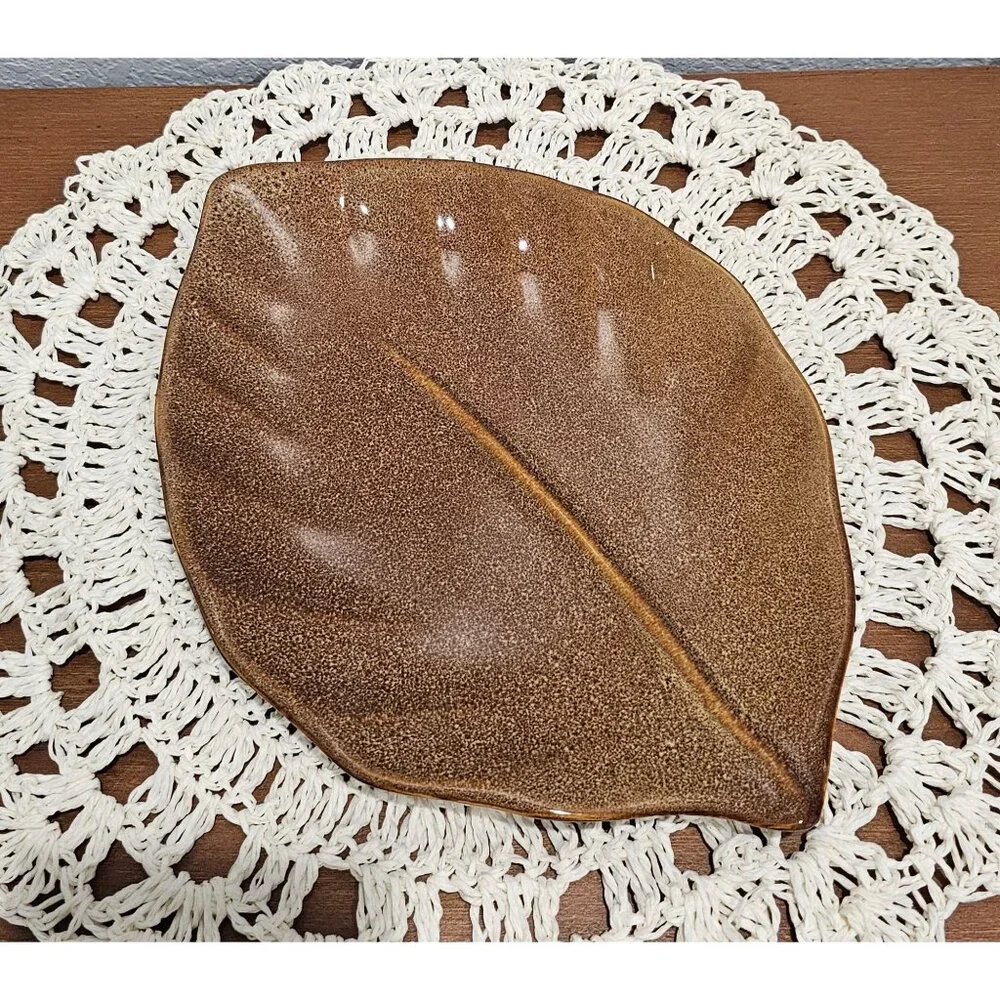 Two‎ Oneida Brown Leaf Serving/Appetizer Dishes